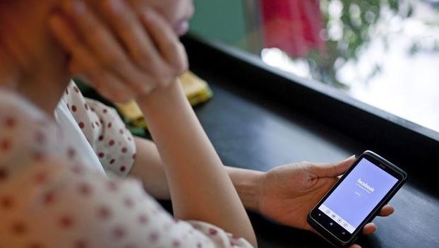 La idea del amor romántico entre los jóvenes disfraza de cariño la violencia machista